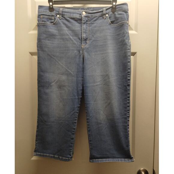 Gloria Vanderbilt Women's Size 16 Amanda High Rise Blue Denim Capri Jeans - Picture 1 of 8